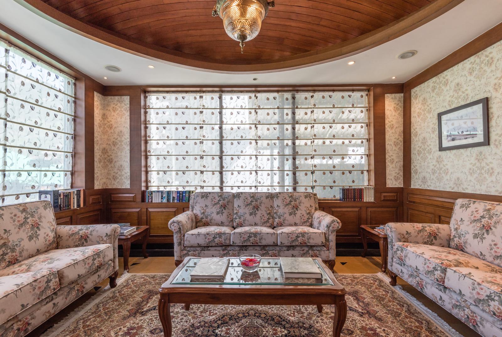 Lobby lounge
