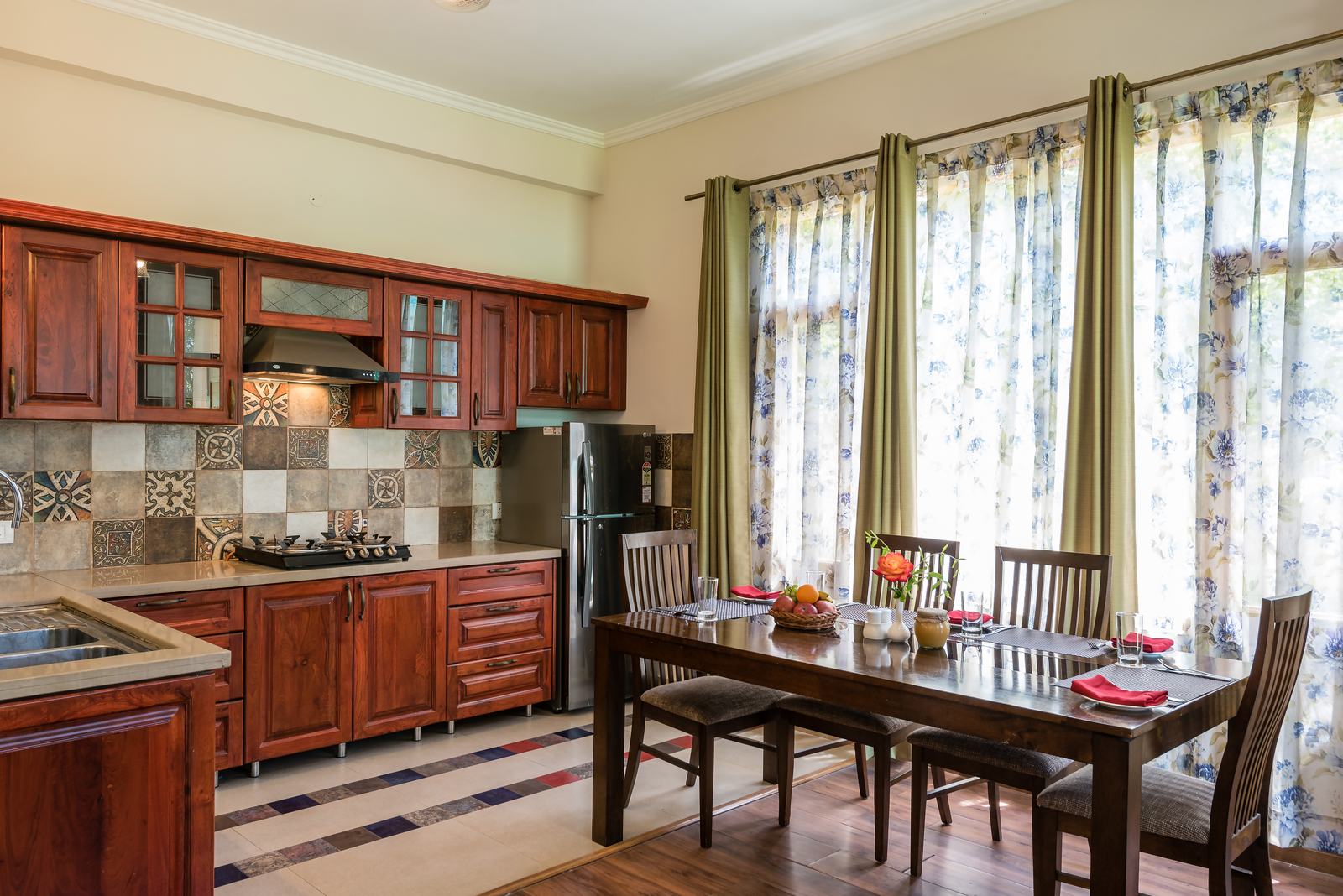 Kitchenette with dining table